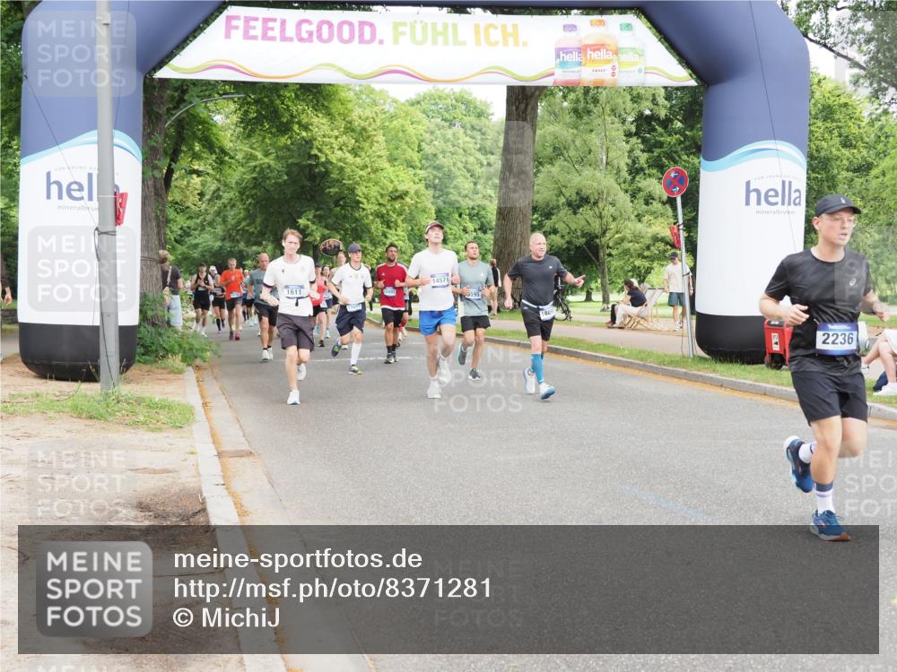 29.06.2025 - hella hamburg halbmarathon MichiJ http://msf.ph/oto/8371281 29.06.2025 10:44:46 Zwischen KM18-KM19 1611, 2236, 2711, 7082, 7833, 9485, 10383, 14369, 14571, 15197, 17415, 18891 meine-sportfotos.de
