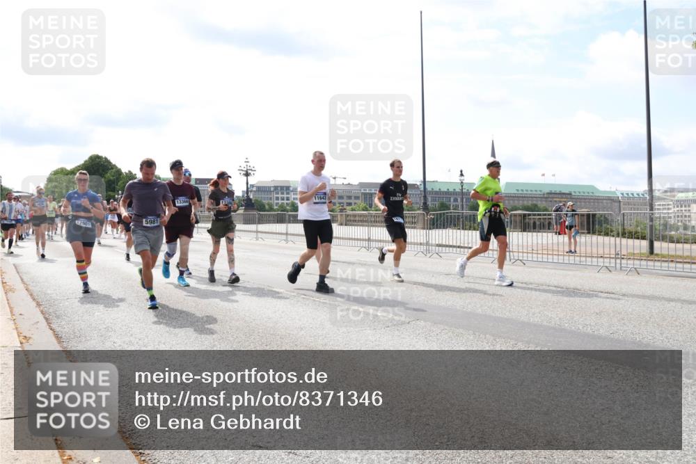 29.06.2025 - hella hamburg halbmarathon Lena Gebhardt http://msf.ph/oto/8371346 29.06.2025 10:14:54 Lombardsbrücke 12901, 5981, 13366, 11643, 1071, 1296, 1379, 1406, 1575, 1728, 1745, 2046, 2140, 2281, 2494, 2601, 2690, 2990, 3020, 3025, 3154, 3454, 3507, 3509, 3513, 3691, 3756, 3834, 3844, 4495, 4641, 5191, 5608, 5670, 5800, 5981, 6181, 6248, 6317, 6366, 6935, 7195, 7439, 7802, 7881, 8055, 8147, 8237, 8239, 8275, 8522, 8563, 8609, 8755, 8854, 9113, 9173, 9556, 9663, 9709, 9911, 9975, 10224, 10391, 10589, 10610, 10717, 10963, 11271, 11598, 12467 meine-sportfotos.de