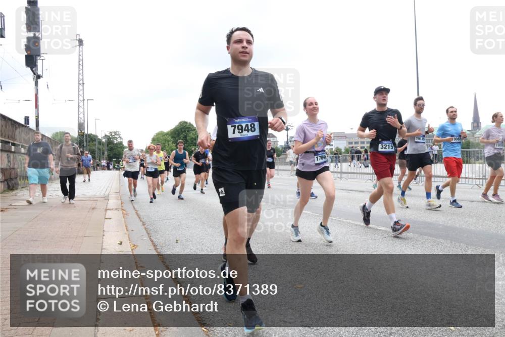 29.06.2025 - hella hamburg halbmarathon Lena Gebhardt http://msf.ph/oto/8371389 29.06.2025 10:48:56 Lombardsbrücke 2437, 7948, 17046, 3215, 19135, 9083, 19024, 1142, 1167, 1584, 2160, 2395, 2437, 2438, 2713, 2716, 2792, 3086, 3215, 3224, 3253, 4403, 5010, 5118, 5479, 5480, 5551, 6015, 6437, 6566, 6979, 7062, 7203, 7947, 7948, 8719, 8760, 9341, 9359, 9552, 9787, 10059, 10081, 10204, 10366, 10524, 10654, 10656, 10782, 10785, 11000, 11031, 11192, 11364, 11365, 13814, 13845, 15715, 16498, 16499, 16701 meine-sportfotos.de