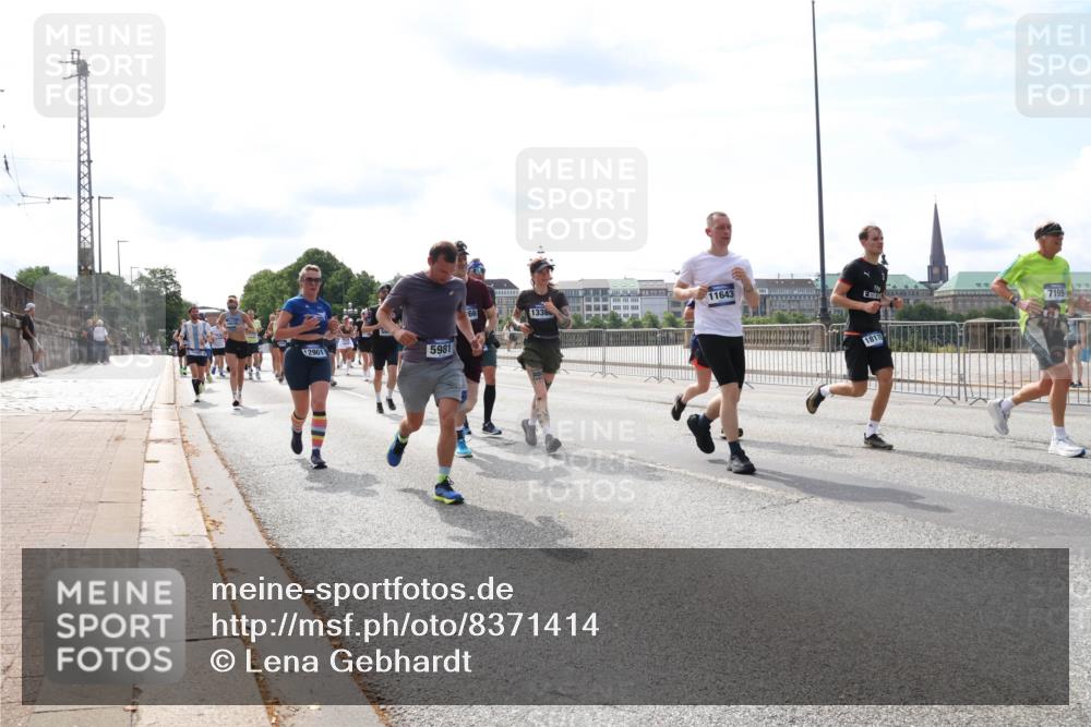 29.06.2025 - hella hamburg halbmarathon Lena Gebhardt http://msf.ph/oto/8371414 29.06.2025 10:14:54 Lombardsbrücke 2901, 5981, 1338, 11643, 1817, 7195, 1071, 1296, 1379, 1406, 1575, 1728, 1745, 2046, 2140, 2281, 2494, 2601, 2690, 2990, 3020, 3025, 3154, 3454, 3507, 3509, 3513, 3691, 3756, 3834, 3844, 4495, 4641, 5191, 5608, 5670, 5800, 5981, 6181, 6248, 6317, 6366, 6935, 7195, 7439, 7802, 7881, 8055, 8147, 8237, 8239, 8275, 8522, 8563, 8609, 8755, 8854, 9113, 9173, 9556, 9663, 9709, 9911, 9975, 10224, 10391, 10589, 10610, 10717, 10963, 11271, 11598, 12467 meine-sportfotos.de