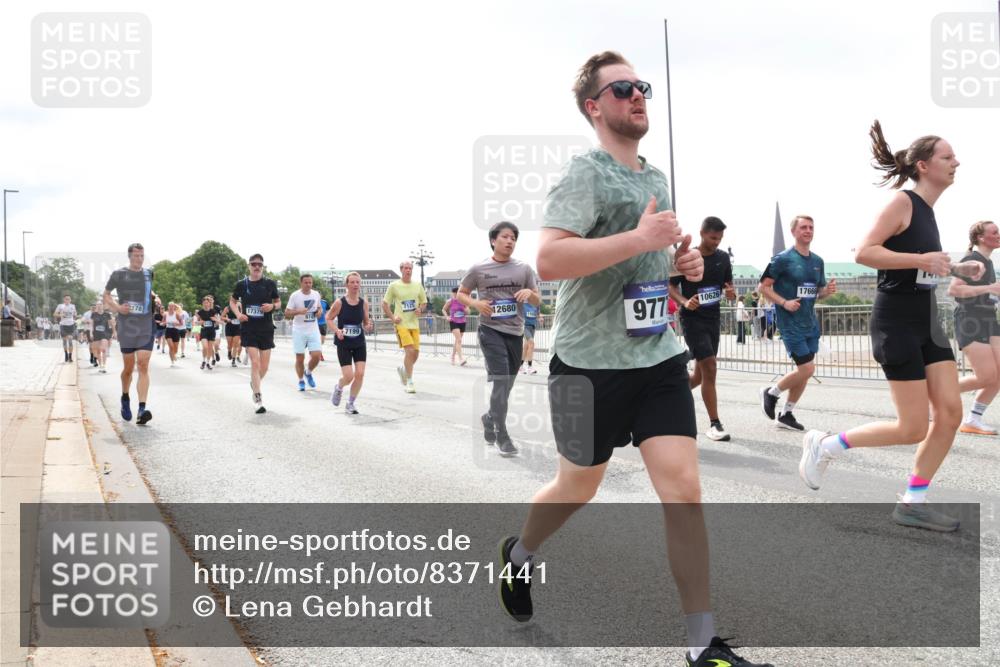29.06.2025 - hella hamburg halbmarathon Lena Gebhardt http://msf.ph/oto/8371441 29.06.2025 10:39:44 Lombardsbrücke 178, 7125, 17379, 974, 7199, 10626, 1766, 12680, 977, 1058, 1076, 1586, 1856, 1883, 1899, 2092, 2313, 2578, 2843, 2976, 3046, 3275, 3353, 3727, 3882, 3883, 3884, 4298, 4603, 4609, 4752, 4855, 4882, 5045, 5229, 5654, 5701, 5901, 6321, 6342, 6343, 6427, 6428, 6698, 6719, 6726, 6739, 6748, 7045, 7053, 7125, 7199, 7429, 7455, 7456, 7501, 7524, 7684, 8107, 8203, 8612, 8995, 9393, 9569, 9698, 9747, 9777, 10441, 10512 meine-sportfotos.de