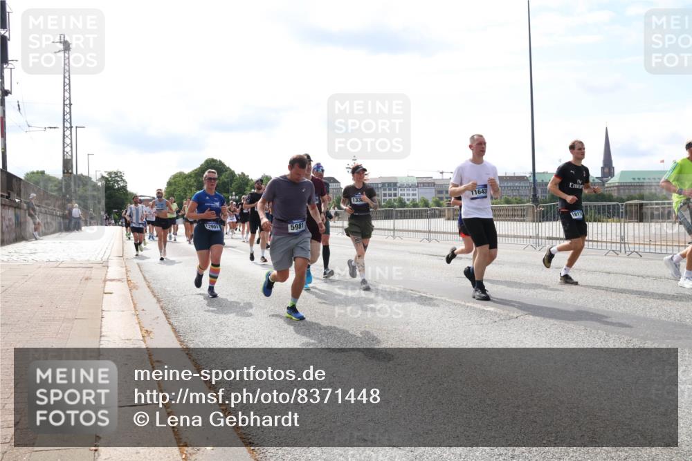 29.06.2025 - hella hamburg halbmarathon Lena Gebhardt http://msf.ph/oto/8371448 29.06.2025 10:14:54 Lombardsbrücke 1071, 1296, 1379, 1406, 1575, 1728, 1745, 2046, 2140, 2281, 2494, 2601, 2690, 2990, 3020, 3025, 3154, 3454, 3507, 3509, 3513, 3691, 3756, 3834, 3844, 4495, 4641, 5191, 5608, 5670, 5800, 5981, 6181, 6248, 6317, 6366, 6935, 7195, 7439, 7802, 7881, 8055, 8147, 8237, 8239, 8275, 8522, 8563, 8609, 8755, 8854, 9113, 9173, 9556, 9663, 9709, 9911, 9975, 10224, 10391, 10589, 10610, 10717, 10963, 11271, 11598, 12467 meine-sportfotos.de
