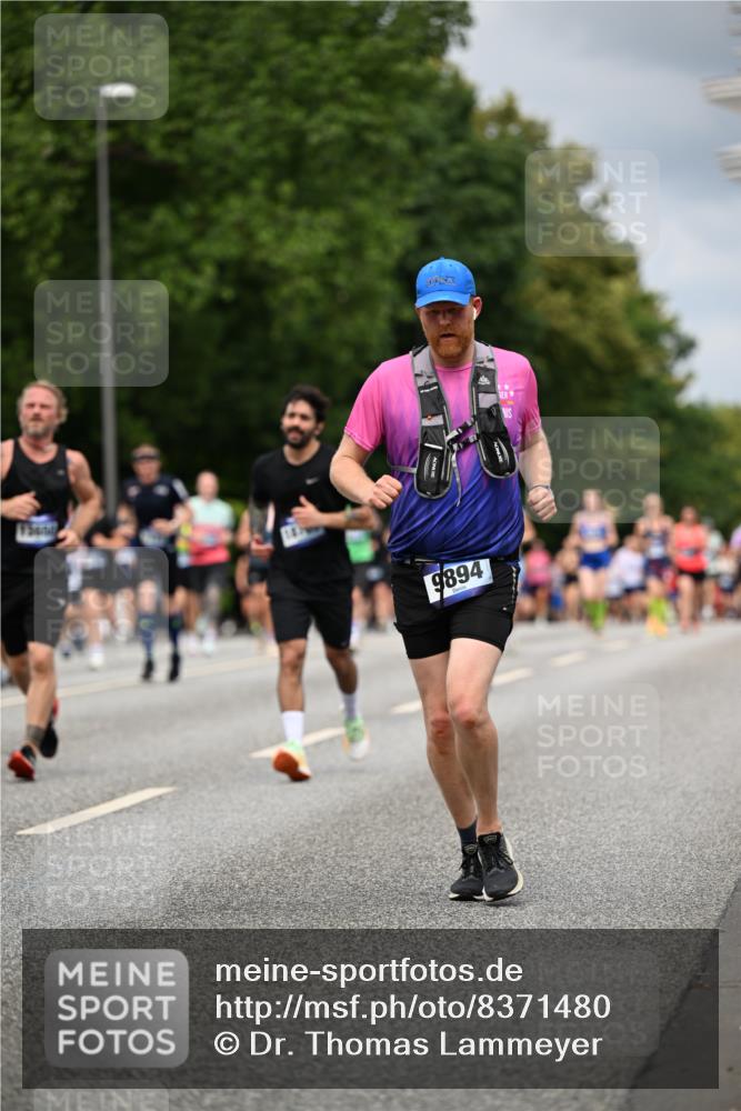 29.06.2025 - hella hamburg halbmarathon Dr. Thomas Lammeyer http://msf.ph/oto/8371480 29.06.2025 10:42:04 Kennedybrücke 1337, 1475, 1799, 1985, 2016, 2031, 2124, 2853, 3286, 3880, 4762, 5139, 5522, 5523, 5875, 6697, 6955, 7124, 7321, 7629, 8499, 8811, 8985, 9391, 9524, 9894, 10025, 10506, 10836, 11087, 11164 meine-sportfotos.de
