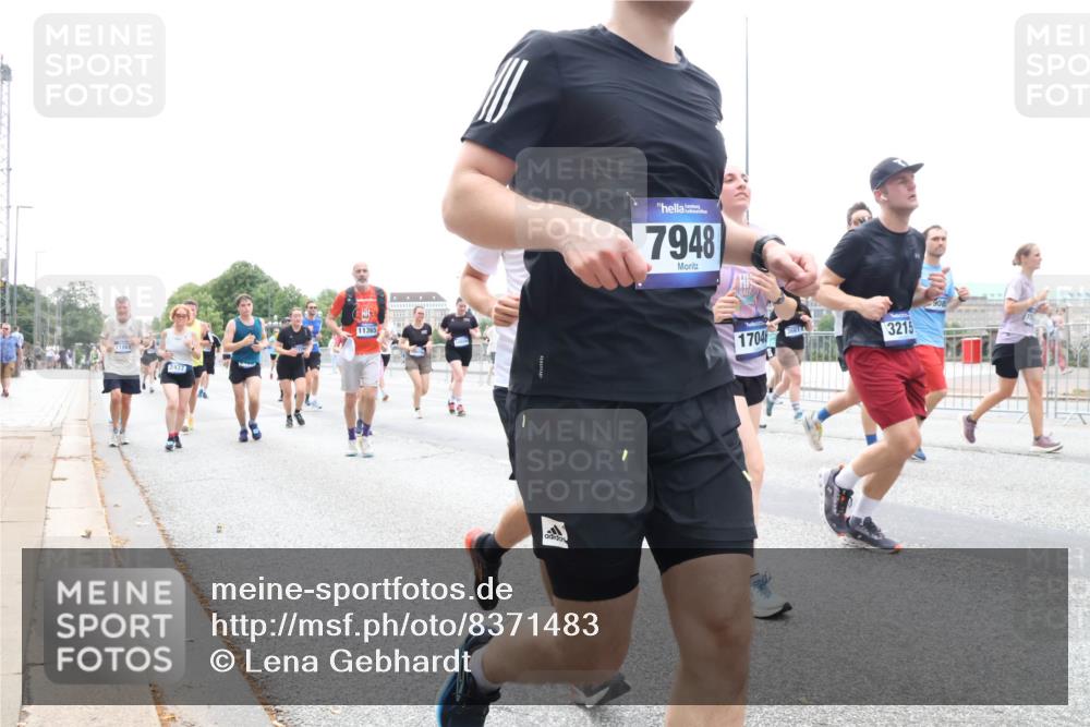 29.06.2025 - hella hamburg halbmarathon Lena Gebhardt http://msf.ph/oto/8371483 29.06.2025 10:48:56 Lombardsbrücke 11861, 2437, 11365, 7948, 1704, 3215, 908, 1142, 1167, 1584, 2160, 2395, 2437, 2438, 2713, 2716, 2792, 3086, 3215, 3224, 3253, 4403, 5010, 5118, 5479, 5480, 5551, 6015, 6437, 6566, 6979, 7062, 7203, 7947, 7948, 8719, 8760, 9341, 9359, 9552, 9787, 10059, 10081, 10204, 10366, 10524, 10654, 10656, 10782, 10785, 11000, 11031, 11192, 11364, 11365, 13814, 13845, 15715, 16498, 16499, 16701 meine-sportfotos.de