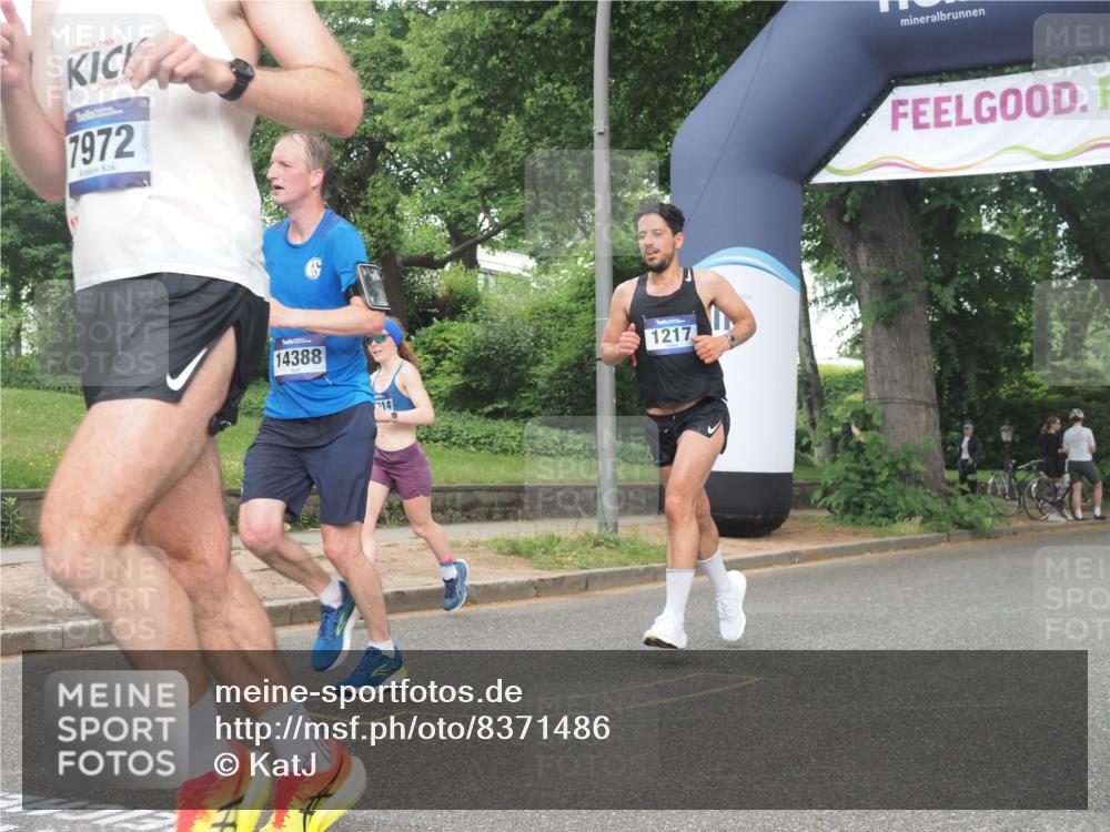 29.06.2025 - hella hamburg halbmarathon KatJ http://msf.ph/oto/8371486 29.06.2025 10:23:45 Zwischen KM18-KM19 57, 1217, 6169, 7884, 7972 meine-sportfotos.de