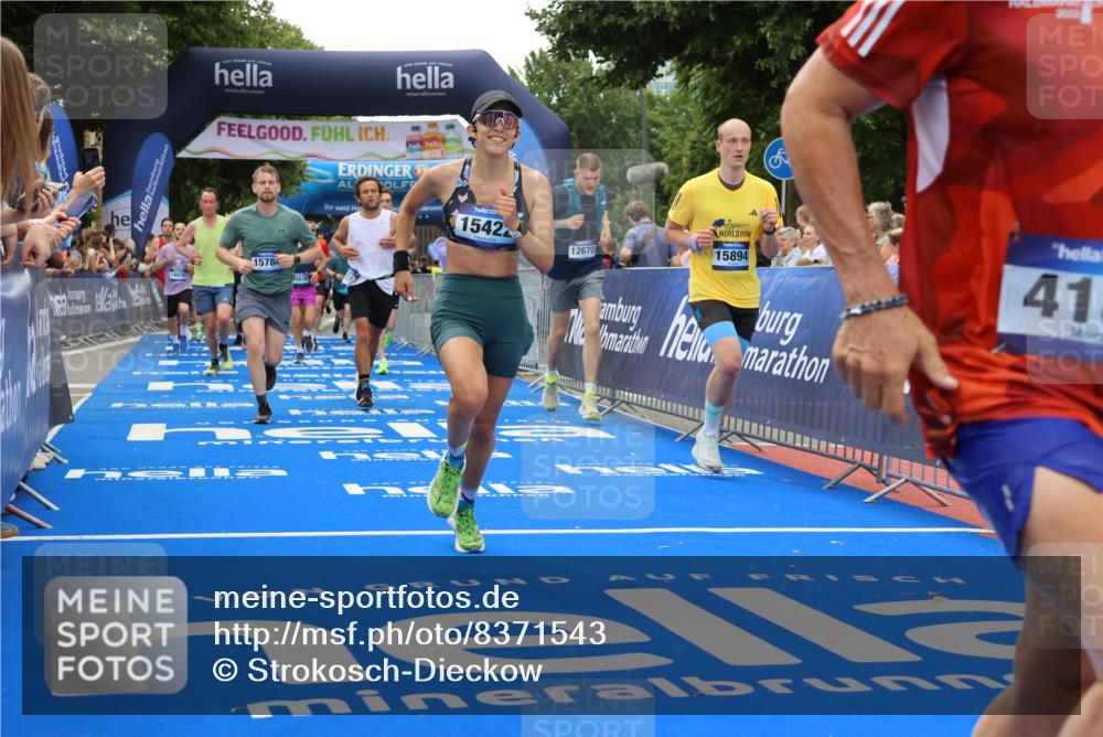 29.06.2025 - hella hamburg halbmarathon Strokosch-Dieckow http://msf.ph/oto/8371543 29.06.2025 10:49:22 Ziel 1342, 1476, 2878, 4183, 4185, 6158, 8437, 8813, 9348, 10053, 10189, 11339, 11779, 11819, 12670, 13269, 13450, 14526, 14838, 15422, 15784, 15894, 15966, 16891, 18476, 18887, 18960 meine-sportfotos.de
