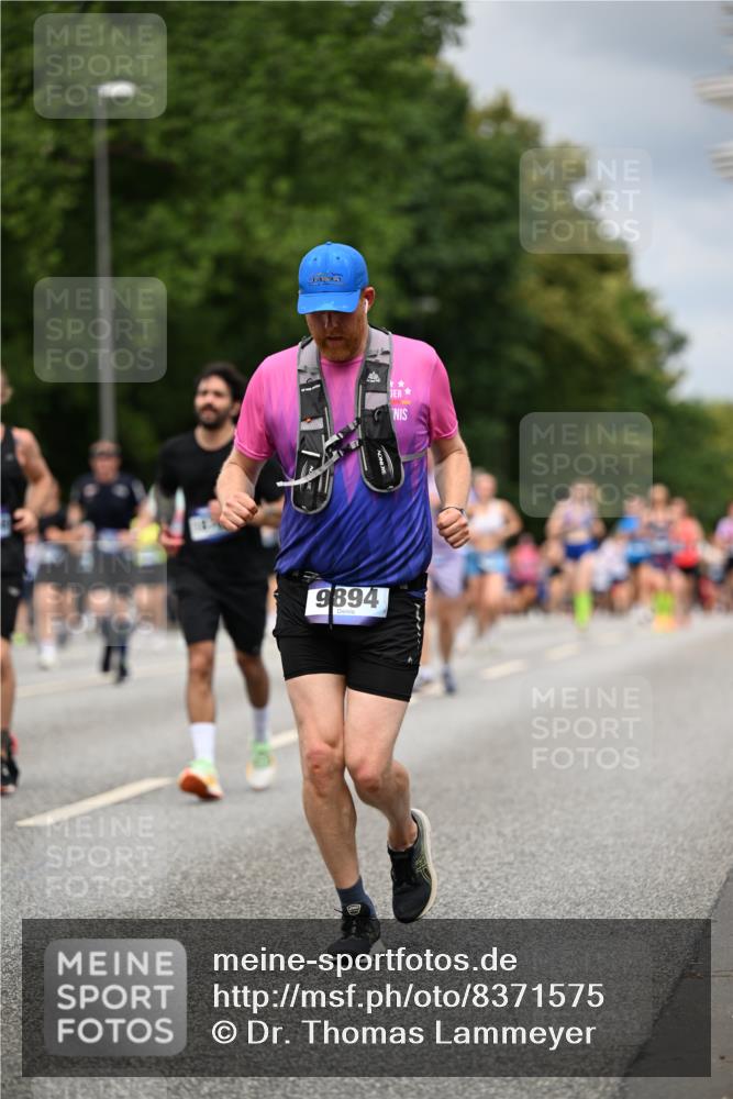 29.06.2025 - hella hamburg halbmarathon Dr. Thomas Lammeyer http://msf.ph/oto/8371575 29.06.2025 10:42:05 Kennedybrücke 1337, 1475, 1799, 1985, 2016, 2124, 2853, 3010, 3246, 3286, 3880, 4762, 5139, 5522, 5523, 5875, 6697, 6955, 7124, 7321, 7629, 8696, 8811, 8985, 9391, 9524, 9894, 10025, 10146, 10506, 10836, 11087, 11164 meine-sportfotos.de
