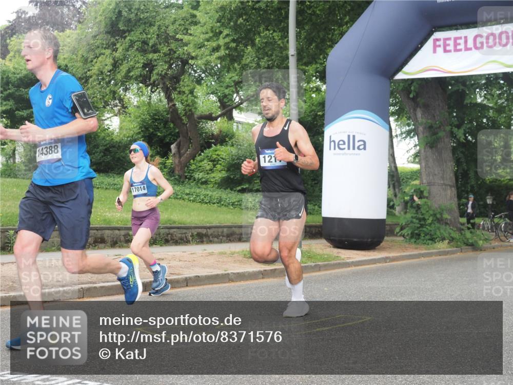 29.06.2025 - hella hamburg halbmarathon KatJ http://msf.ph/oto/8371576 29.06.2025 10:23:46 Zwischen KM18-KM19 57, 1217, 6169, 7884, 7972 meine-sportfotos.de