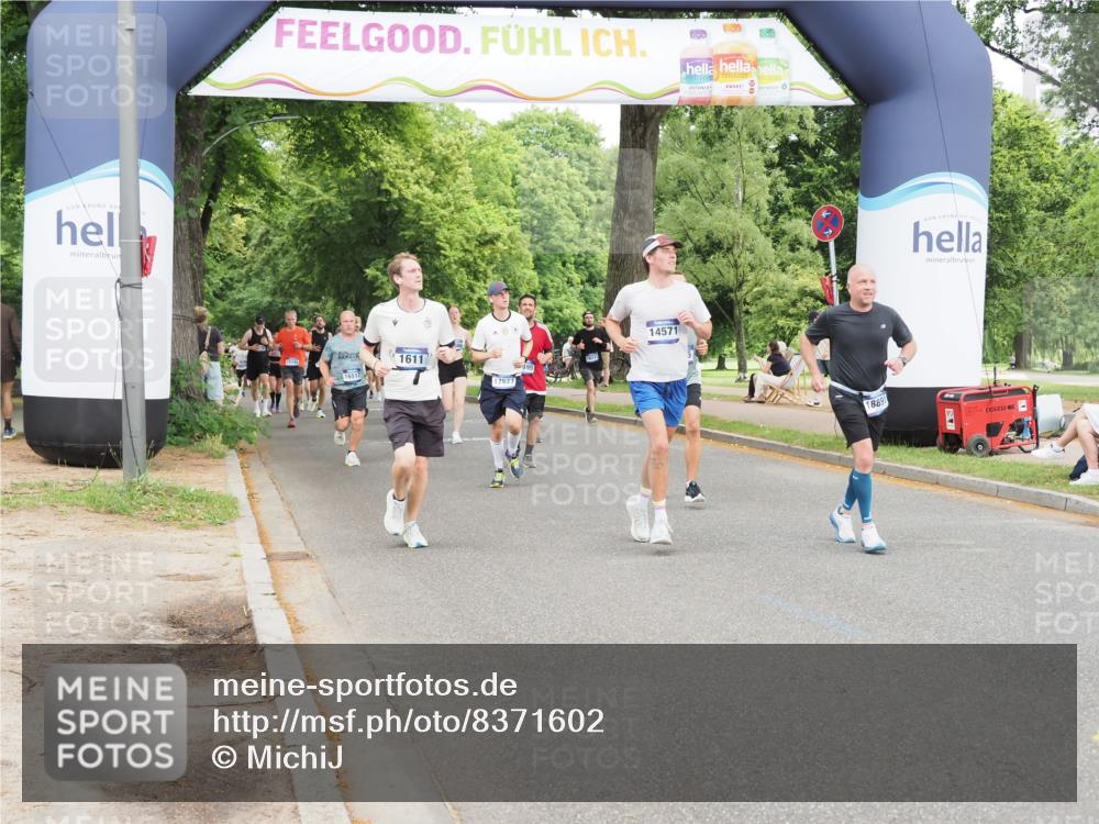 29.06.2025 - hella hamburg halbmarathon MichiJ http://msf.ph/oto/8371602 29.06.2025 10:44:47 Zwischen KM18-KM19 1611, 2236, 6595, 7082, 9485, 10383, 12495, 14369, 14571, 15197, 17827, 18891 meine-sportfotos.de