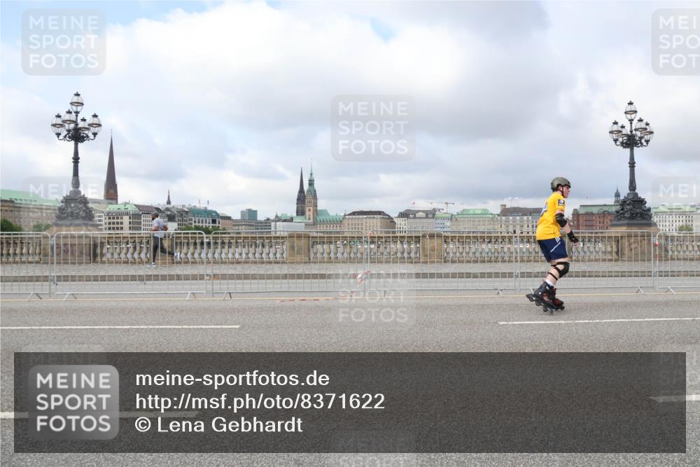 29.06.2025 - hella hamburg halbmarathon Lena Gebhardt http://msf.ph/oto/8371622 29.06.2025 09:11:42 Lombardsbrücke  meine-sportfotos.de