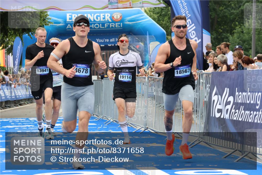 29.06.2025 - hella hamburg halbmarathon Strokosch-Dieckow http://msf.ph/oto/8371658 29.06.2025 10:27:28 Ziel 2203, 4678, 7651, 9804, 12341, 13941, 14019, 15576, 17354, 18567, 19114 meine-sportfotos.de