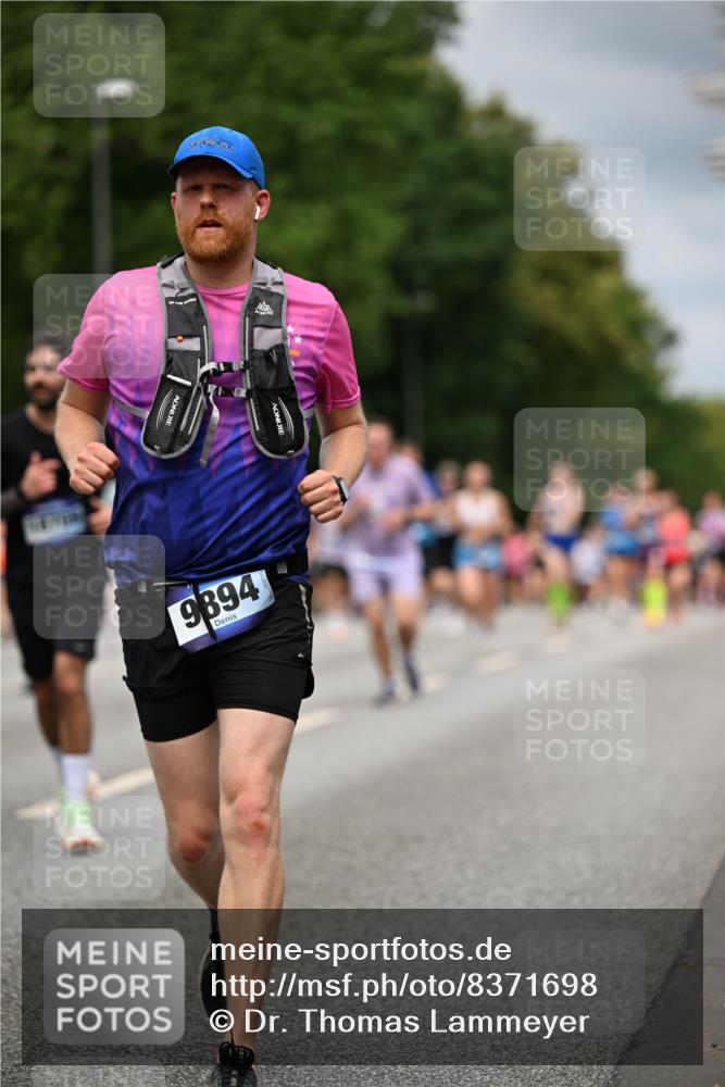 29.06.2025 - hella hamburg halbmarathon Dr. Thomas Lammeyer http://msf.ph/oto/8371698 29.06.2025 10:42:06 Kennedybrücke 1337, 1475, 1799, 1985, 2016, 2124, 2853, 3010, 3246, 3286, 3880, 4762, 5139, 5522, 5523, 5875, 6697, 6955, 7124, 7321, 7629, 8696, 8811, 8985, 9391, 9524, 9894, 10025, 10146, 10506, 10836, 11087, 11164 meine-sportfotos.de