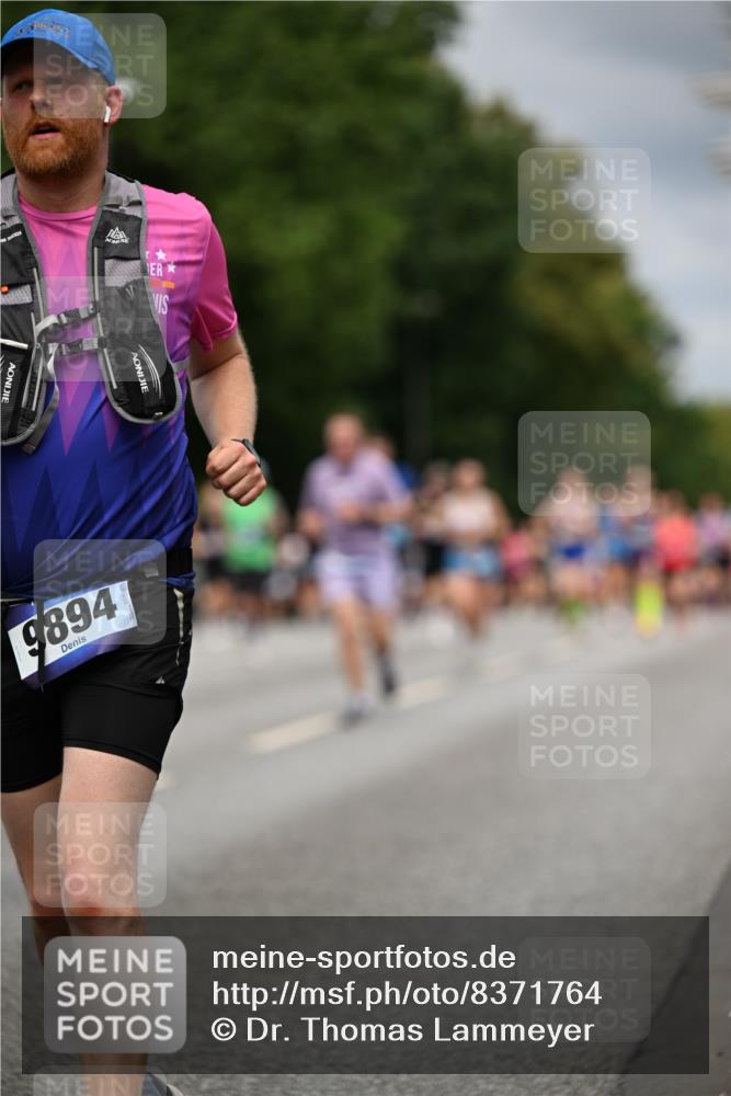 29.06.2025 - hella hamburg halbmarathon Dr. Thomas Lammeyer http://msf.ph/oto/8371764 29.06.2025 10:42:07 Kennedybrücke 1337, 1475, 1578, 1985, 2016, 2124, 2853, 3010, 3246, 3286, 3880, 4762, 5139, 5522, 5523, 5875, 6697, 6955, 7124, 7321, 7629, 8696, 8811, 8985, 9391, 9524, 9894, 10025, 10146, 10506, 10836, 11087, 11164 meine-sportfotos.de