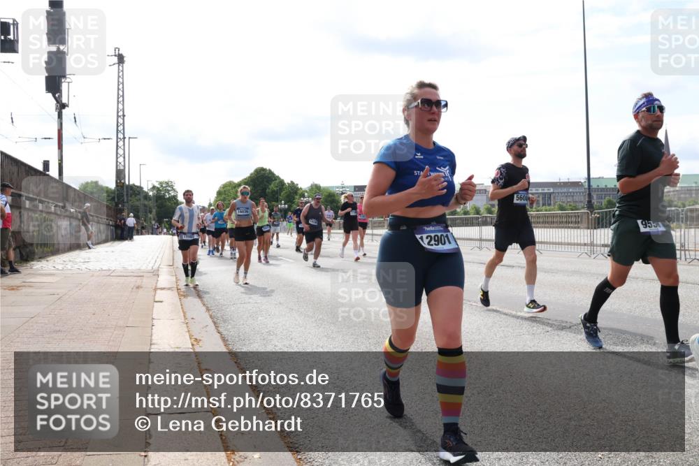 29.06.2025 - hella hamburg halbmarathon Lena Gebhardt http://msf.ph/oto/8371765 29.06.2025 10:14:56 Lombardsbrücke 13393, 16036, 14155, 12901, 5608, 9530, 1071, 1296, 1379, 1406, 1575, 1728, 1745, 2046, 2140, 2281, 2494, 2601, 2690, 2990, 3020, 3025, 3154, 3454, 3507, 3509, 3513, 3691, 3756, 3834, 3844, 4495, 4641, 5191, 5608, 5670, 5800, 5981, 6181, 6248, 6317, 6935, 7195, 7439, 7802, 7881, 8055, 8147, 8237, 8239, 8275, 8522, 8563, 8609, 8755, 8854, 9113, 9173, 9556, 9663, 9709, 9911, 9975, 10224, 10391, 10589, 10610, 10717, 10963, 11271, 11598 meine-sportfotos.de