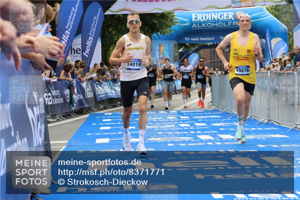 29.06.2025 - hella hamburg halbmarathon Strokosch-Dieckow http://msf.ph/oto/8371771 29.06.2025 10:27:23 Ziel 4678, 9804, 13941, 14019, 15136, 15576, 18037, 18124, 18567, 19114 meine-sportfotos.de