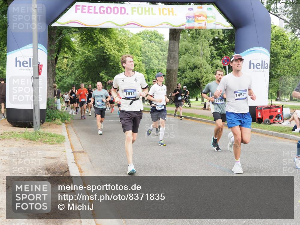 29.06.2025 - hella hamburg halbmarathon MichiJ http://msf.ph/oto/8371835 29.06.2025 10:44:48 Zwischen KM18-KM19 1611, 2236, 6595, 7082, 9485, 10383, 12495, 14369, 14571, 15197, 17827, 18891 meine-sportfotos.de