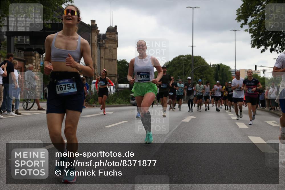 29.06.2025 - hella hamburg halbmarathon Yannick Fuchs http://msf.ph/oto/8371877 29.06.2025 10:53:43 20KM 2780, 3169, 4238, 4379, 4796, 4986, 6327, 6470, 7824, 8030, 8326, 8481, 8807, 9741, 9985, 10488, 10587, 11018, 11114, 11158, 11159, 11250, 11757, 12406, 12779, 13036, 13706, 14471, 14928, 15083, 15525, 15785, 15914, 16227, 16530, 16754, 16915, 17176, 17304, 17860, 18377, 18485, 18855, 19178 meine-sportfotos.de