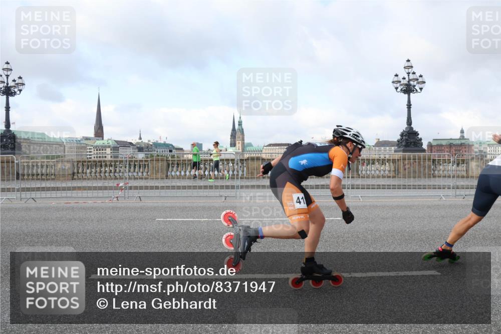 29.06.2025 - hella hamburg halbmarathon Lena Gebhardt http://msf.ph/oto/8371947 29.06.2025 08:50:44 Lombardsbrücke 41 meine-sportfotos.de