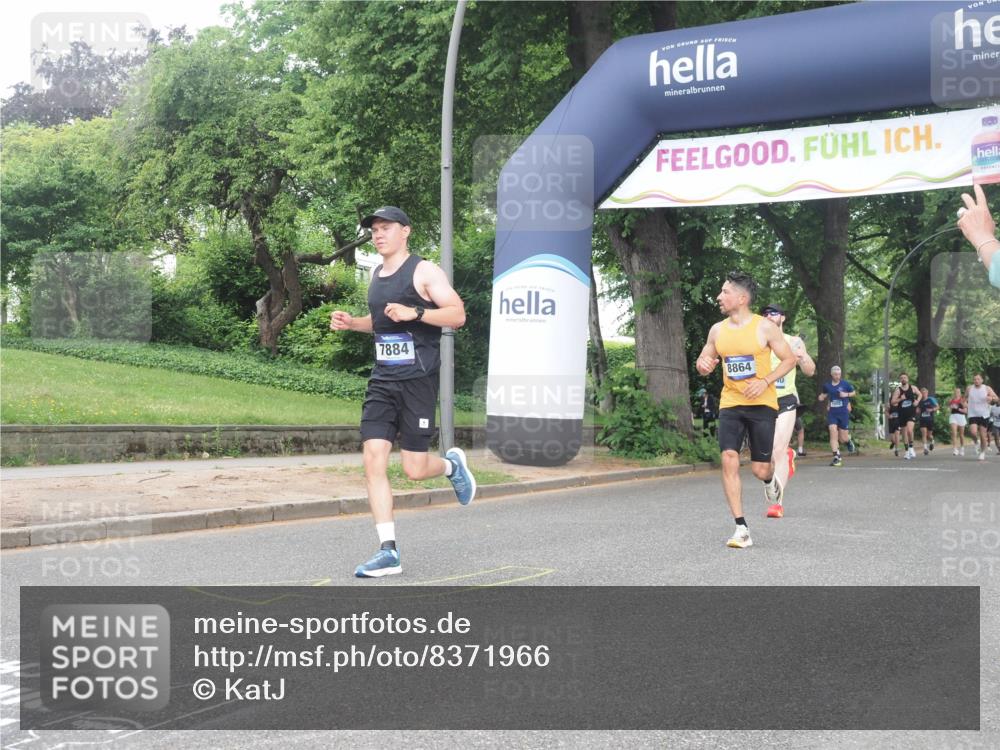 29.06.2025 - hella hamburg halbmarathon KatJ http://msf.ph/oto/8371966 29.06.2025 10:23:48 Zwischen KM18-KM19 1217, 6169, 7884, 7972 meine-sportfotos.de