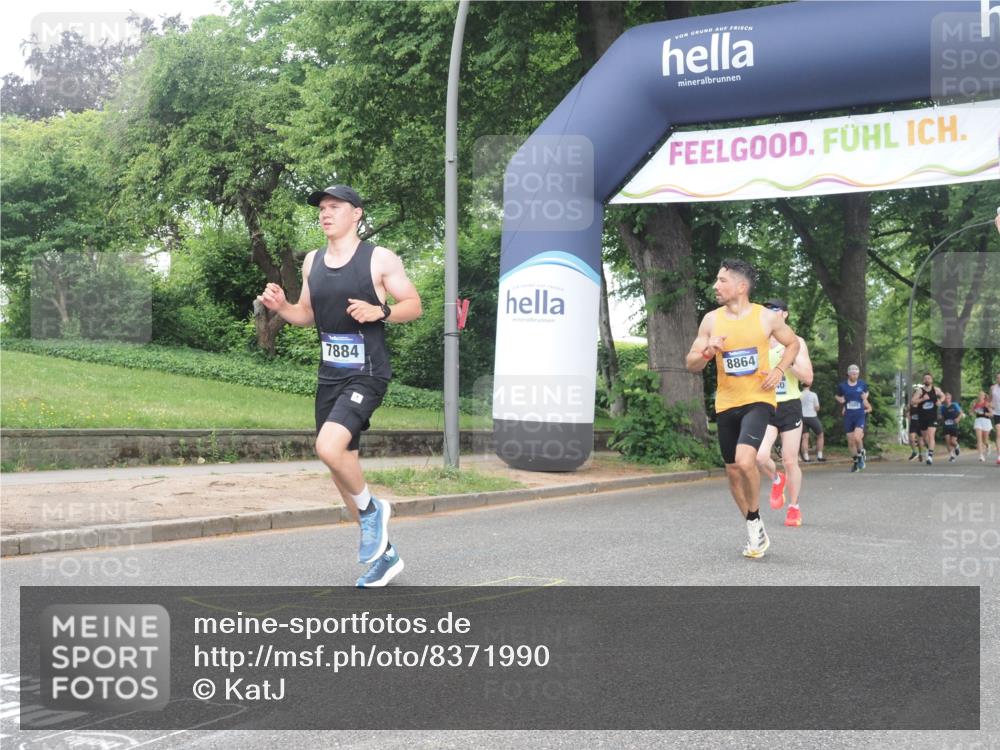29.06.2025 - hella hamburg halbmarathon KatJ http://msf.ph/oto/8371990 29.06.2025 10:23:48 Zwischen KM18-KM19 1217, 6169, 7884, 7972 meine-sportfotos.de