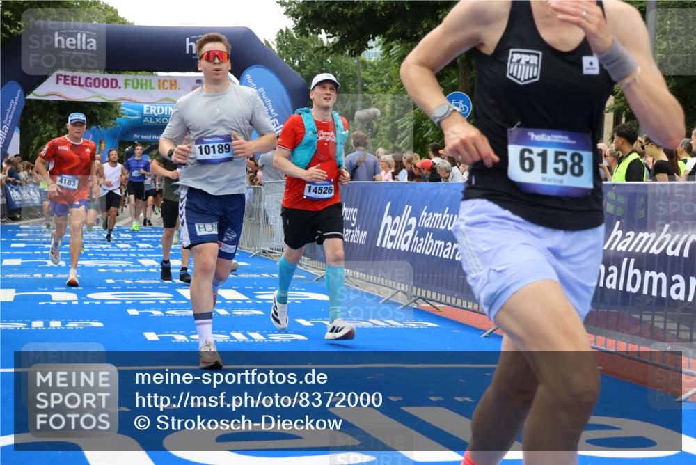 29.06.2025 - hella hamburg halbmarathon Strokosch-Dieckow http://msf.ph/oto/8372000 29.06.2025 10:49:19 Ziel 1342, 1476, 2013, 4183, 4185, 6158, 8112, 9348, 10053, 10189, 11779, 11819, 12670, 13269, 13450, 14526, 14838, 15422, 15784, 15894, 15966, 16369, 16891, 18887 meine-sportfotos.de