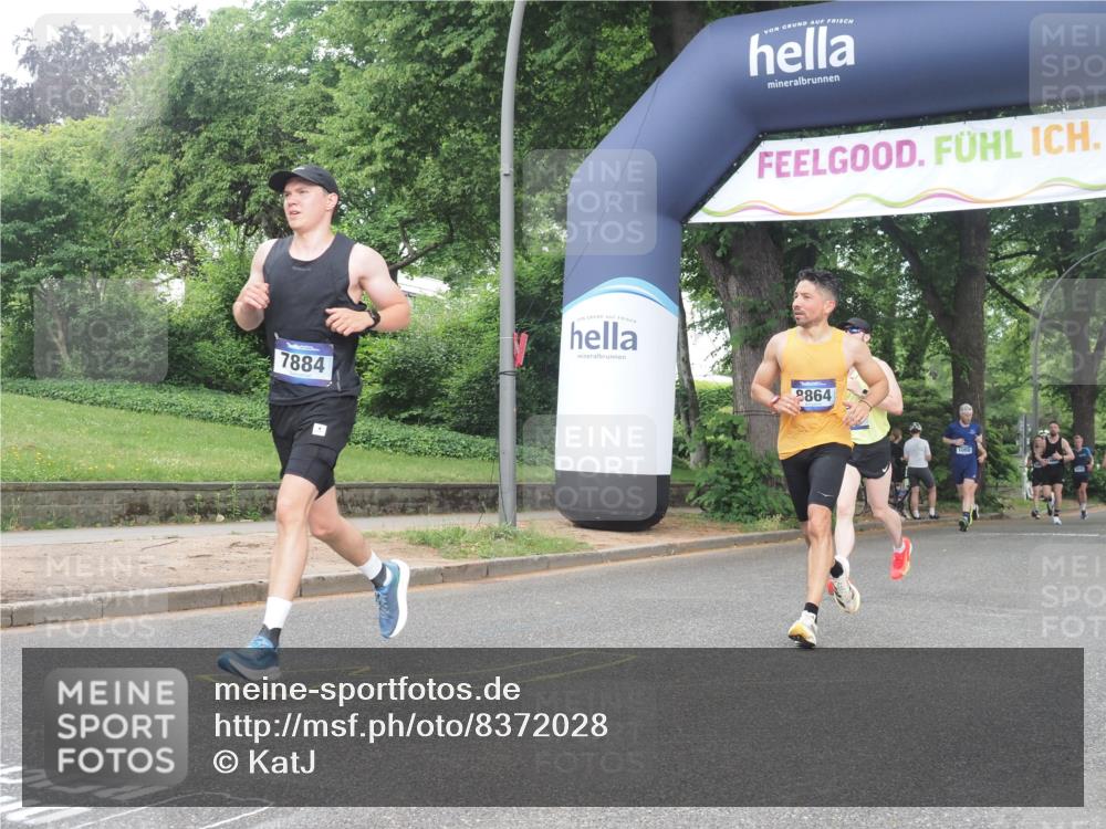 29.06.2025 - hella hamburg halbmarathon KatJ http://msf.ph/oto/8372028 29.06.2025 10:23:48 Zwischen KM18-KM19 1217, 6169, 7884, 7972 meine-sportfotos.de