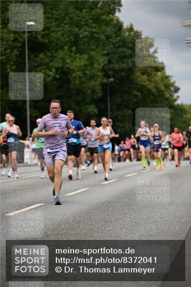 29.06.2025 - hella hamburg halbmarathon Dr. Thomas Lammeyer http://msf.ph/oto/8372041 29.06.2025 10:42:09 Kennedybrücke 1475, 1578, 1985, 2124, 2853, 3010, 3246, 3286, 3880, 4762, 5139, 5522, 5523, 5875, 6697, 6955, 7321, 7629, 8696, 8811, 8985, 9391, 9524, 9894, 10025, 10146, 10506, 10836, 11087, 11164 meine-sportfotos.de
