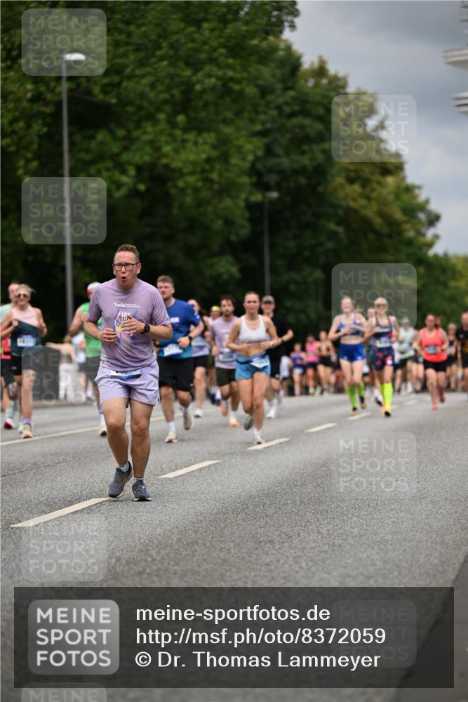 29.06.2025 - hella hamburg halbmarathon Dr. Thomas Lammeyer http://msf.ph/oto/8372059 29.06.2025 10:42:09 Kennedybrücke 1475, 1578, 1985, 2124, 2853, 3010, 3246, 3286, 3880, 4762, 5139, 5522, 5523, 5875, 6697, 6955, 7321, 7629, 8696, 8811, 8985, 9391, 9524, 9894, 10025, 10146, 10506, 10836, 11087, 11164 meine-sportfotos.de