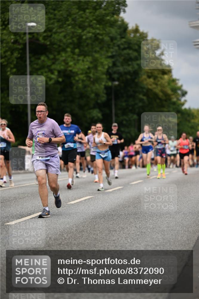 29.06.2025 - hella hamburg halbmarathon Dr. Thomas Lammeyer http://msf.ph/oto/8372090 29.06.2025 10:42:09 Kennedybrücke 1475, 1578, 1985, 2124, 2853, 3010, 3246, 3286, 3880, 4762, 5139, 5522, 5523, 5875, 6697, 6955, 7321, 7629, 8696, 8811, 8985, 9391, 9524, 9894, 10025, 10146, 10506, 10836, 11087, 11164 meine-sportfotos.de
