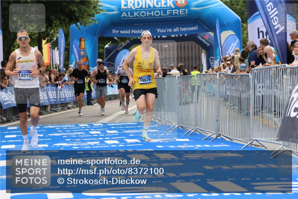 29.06.2025 - hella hamburg halbmarathon Strokosch-Dieckow http://msf.ph/oto/8372100 29.06.2025 10:27:22 Ziel 4678, 9804, 13941, 14019, 15136, 15576, 15583, 18037, 18124, 18567, 19114 meine-sportfotos.de