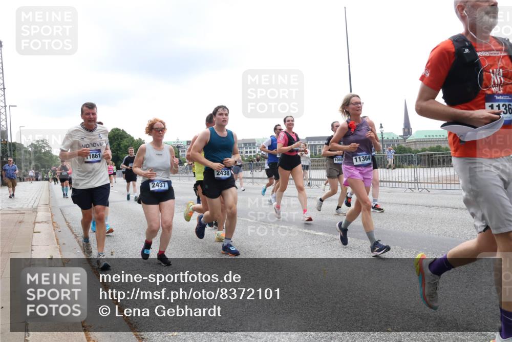 29.06.2025 - hella hamburg halbmarathon Lena Gebhardt http://msf.ph/oto/8372101 29.06.2025 10:48:59 Lombardsbrücke 1861, 2437, 2438, 1065, 11364, 1136, 1142, 1167, 1584, 2160, 2395, 2437, 2438, 2541, 2713, 2716, 2792, 2927, 3070, 3086, 3215, 3253, 4403, 4525, 4527, 5010, 5118, 5479, 5480, 5551, 6015, 6437, 6566, 6979, 7062, 7203, 7931, 7936, 7947, 7948, 8549, 8719, 8760, 9245, 9341, 9359, 9552, 9787, 10033, 10038, 10059, 10081, 10204, 10366, 10479, 10524, 10654, 10656, 10782, 10785, 11000, 11031, 11192, 11364, 11365, 13814, 13845, 15715, 16498, 16499, 16701 meine-sportfotos.de