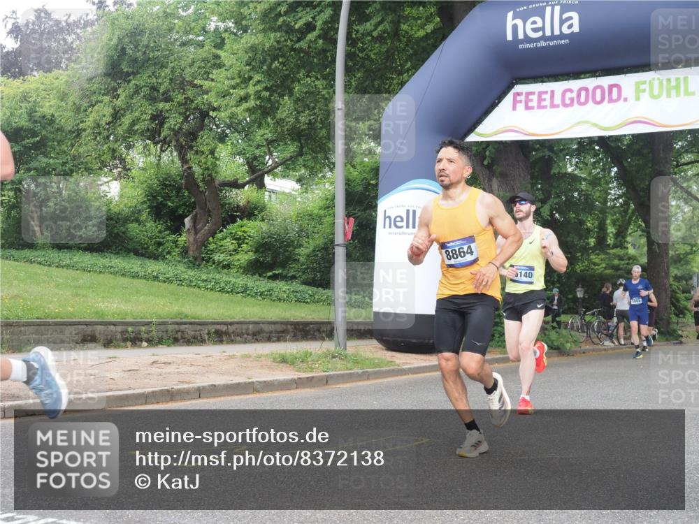 29.06.2025 - hella hamburg halbmarathon KatJ http://msf.ph/oto/8372138 29.06.2025 10:23:49 Zwischen KM18-KM19 1217, 7884, 7972 meine-sportfotos.de