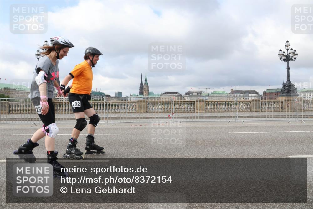 29.06.2025 - hella hamburg halbmarathon Lena Gebhardt http://msf.ph/oto/8372154 29.06.2025 09:12:06 Lombardsbrücke 202, 23 meine-sportfotos.de