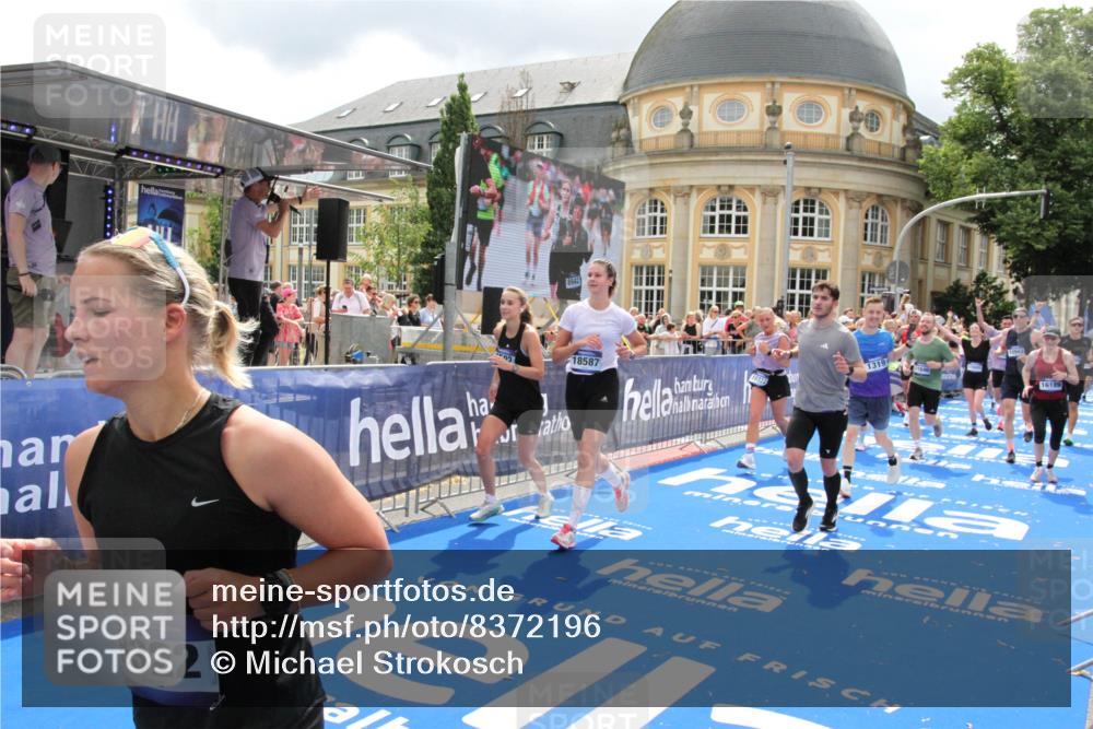 29.06.2025 - hella hamburg halbmarathon Michael Strokosch http://msf.ph/oto/8372196 29.06.2025 10:58:46 Ziel 1319, 2656, 2840, 5675, 6592, 8322, 8929, 10943, 11605, 11846, 12862, 13512, 13694, 13880, 14266, 14902, 15197, 16189, 17839, 18587 meine-sportfotos.de