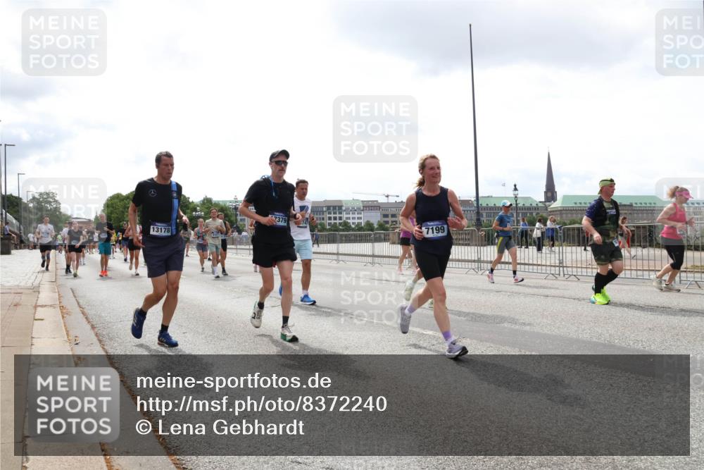 29.06.2025 - hella hamburg halbmarathon Lena Gebhardt http://msf.ph/oto/8372240 29.06.2025 10:39:46 Lombardsbrücke 7379, 13178, 7199, 1058, 1076, 1586, 1856, 1883, 1899, 2313, 2578, 2888, 2976, 3046, 3275, 3353, 3882, 3883, 3884, 4298, 4603, 4609, 4752, 4855, 5045, 5229, 5654, 5701, 5877, 5901, 6321, 6342, 6343, 6427, 6428, 6698, 6719, 6726, 6739, 6748, 7045, 7053, 7125, 7199, 7429, 7455, 7456, 7501, 7524, 7684, 8107, 8203, 8612, 8995, 9393, 9569, 9698, 9747, 9777, 10441, 10512 meine-sportfotos.de