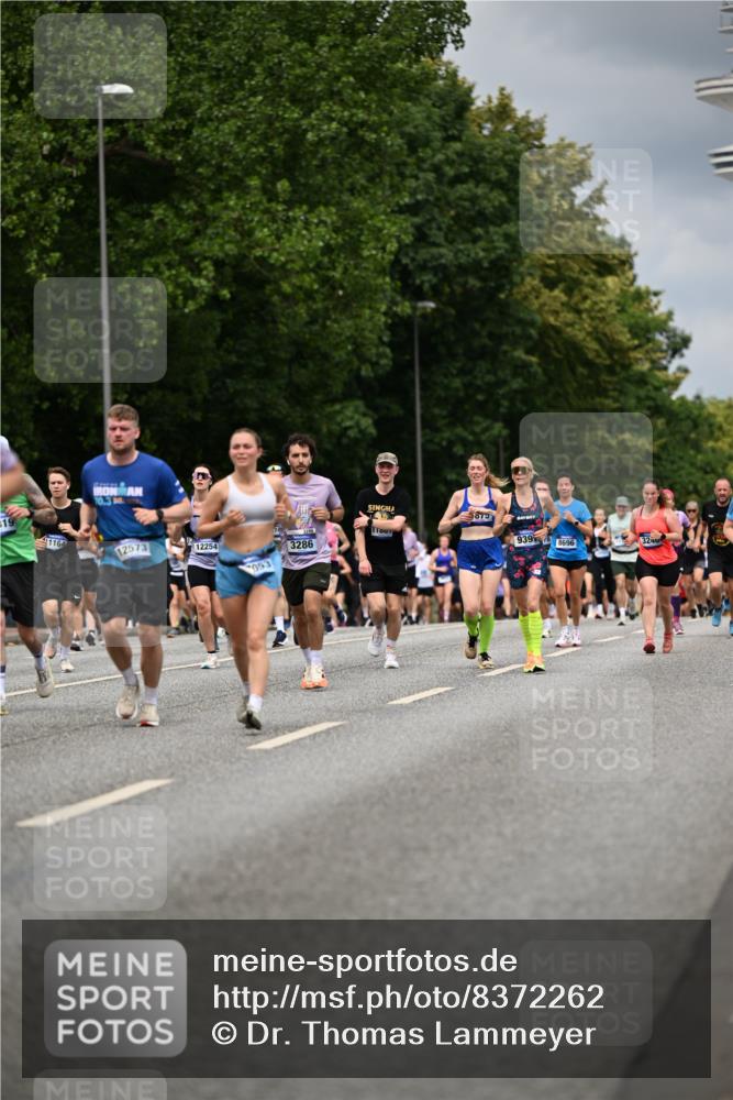 29.06.2025 - hella hamburg halbmarathon Dr. Thomas Lammeyer http://msf.ph/oto/8372262 29.06.2025 10:42:11 Kennedybrücke 1475, 1578, 1985, 2124, 2853, 3010, 3246, 3286, 3880, 4414, 5139, 5522, 5523, 5875, 6697, 6955, 7321, 7629, 8696, 8811, 8985, 9391, 9524, 9894, 10025, 10146, 10506, 10836, 11087, 11152, 11164 meine-sportfotos.de