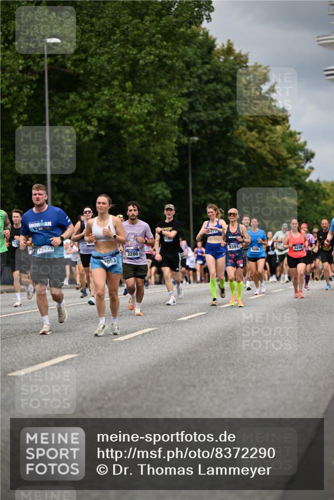29.06.2025 - hella hamburg halbmarathon Dr. Thomas Lammeyer http://msf.ph/oto/8372290 29.06.2025 10:42:11 Kennedybrücke 1475, 1578, 1985, 2124, 2853, 3010, 3246, 3286, 3880, 4414, 5139, 5522, 5523, 5875, 6697, 6955, 7321, 7629, 8696, 8811, 8985, 9391, 9524, 9894, 10025, 10146, 10506, 10836, 11087, 11152, 11164 meine-sportfotos.de