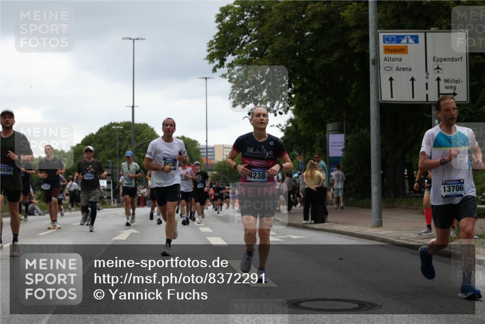 29.06.2025 - hella hamburg halbmarathon Yannick Fuchs http://msf.ph/oto/8372291 29.06.2025 10:53:46 20KM 1544, 2780, 3169, 3780, 4238, 4379, 4796, 4986, 6327, 6470, 7824, 8030, 8326, 8481, 8807, 9741, 9985, 10281, 10301, 10488, 11018, 11114, 11158, 11159, 11250, 11757, 12406, 12446, 12779, 13036, 13706, 14471, 14928, 15083, 15525, 15673, 15785, 15914, 16227, 16530, 16754, 16915, 17176, 17304, 17860, 18377, 18485, 18624, 18855, 19178 meine-sportfotos.de