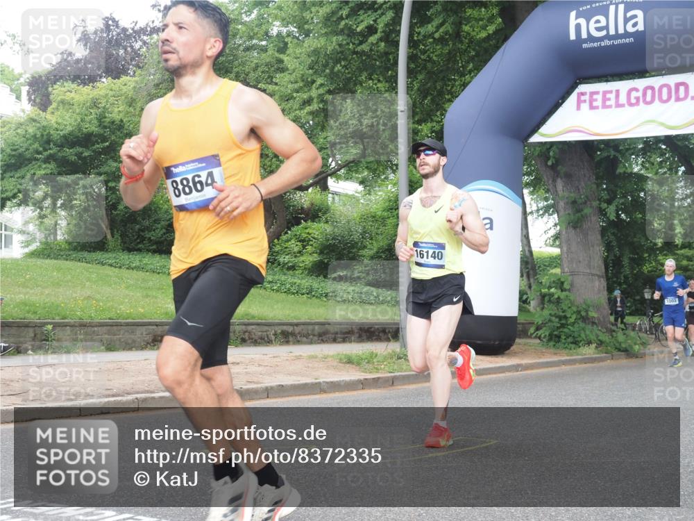 29.06.2025 - hella hamburg halbmarathon KatJ http://msf.ph/oto/8372335 29.06.2025 10:23:49 Zwischen KM18-KM19 1217, 7884, 7972 meine-sportfotos.de