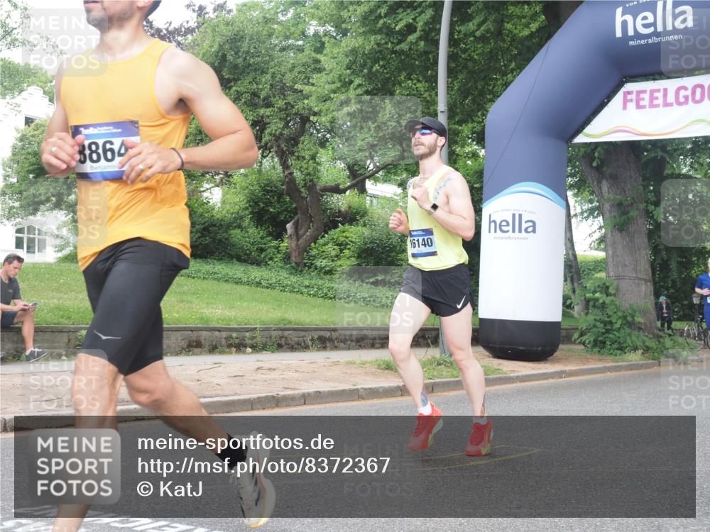 29.06.2025 - hella hamburg halbmarathon KatJ http://msf.ph/oto/8372367 29.06.2025 10:23:50 Zwischen KM18-KM19 1217, 7884, 7972 meine-sportfotos.de