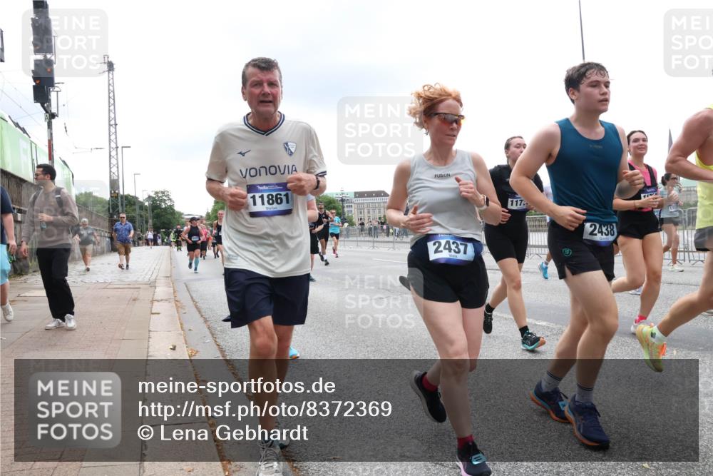 29.06.2025 - hella hamburg halbmarathon Lena Gebhardt http://msf.ph/oto/8372369 29.06.2025 10:49:00 Lombardsbrücke 11861, 2437, 117, 2438, 1142, 1167, 1584, 2160, 2395, 2437, 2438, 2541, 2713, 2716, 2792, 2927, 3070, 3086, 3215, 3232, 3253, 4403, 4525, 4527, 5010, 5118, 5463, 5479, 5480, 5551, 6015, 6437, 6566, 6979, 7062, 7203, 7931, 7936, 7947, 7948, 8549, 8719, 8760, 9245, 9341, 9359, 9552, 9787, 10033, 10038, 10081, 10130, 10204, 10366, 10479, 10524, 10654, 10656, 10782, 10785, 11000, 11031, 11192, 11364, 11365, 13814, 13845, 16498, 16499, 16701 meine-sportfotos.de