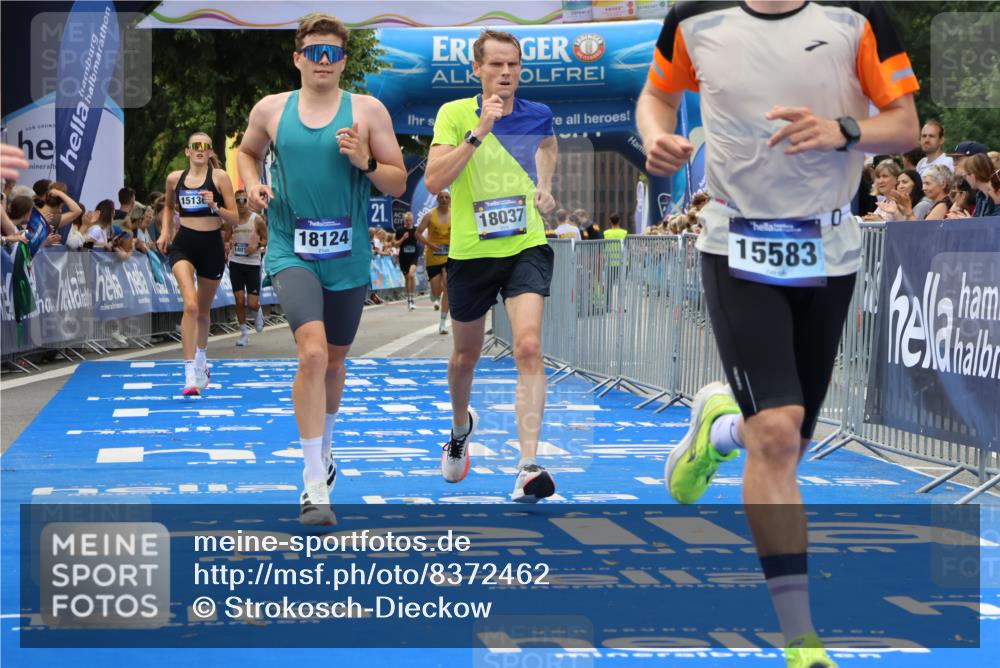 29.06.2025 - hella hamburg halbmarathon Strokosch-Dieckow http://msf.ph/oto/8372462 29.06.2025 10:27:17 Ziel 9097, 14019, 15136, 15576, 15583, 18037, 18124 meine-sportfotos.de