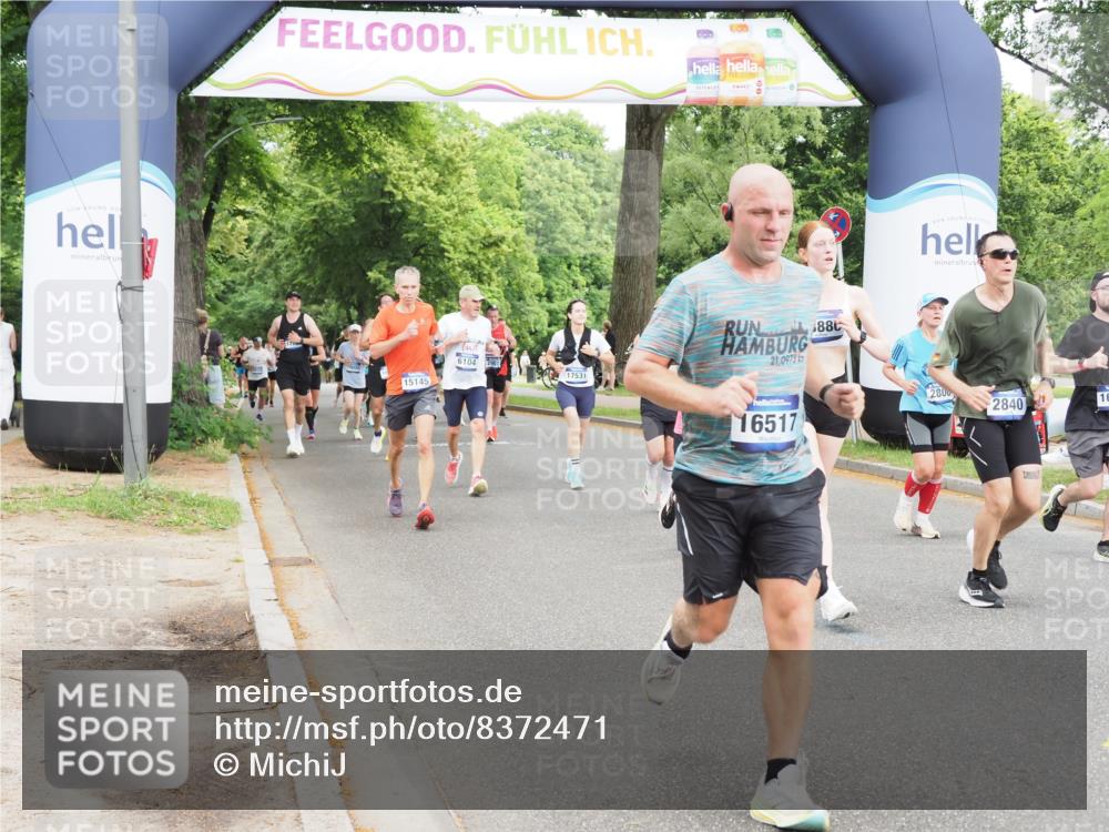 29.06.2025 - hella hamburg halbmarathon MichiJ http://msf.ph/oto/8372471 29.06.2025 10:44:52 Zwischen KM18-KM19 1611, 2282, 2806, 2840, 6595, 7856, 12495, 13880, 14571, 15145, 16113, 16517, 17531, 17827, 18891 meine-sportfotos.de