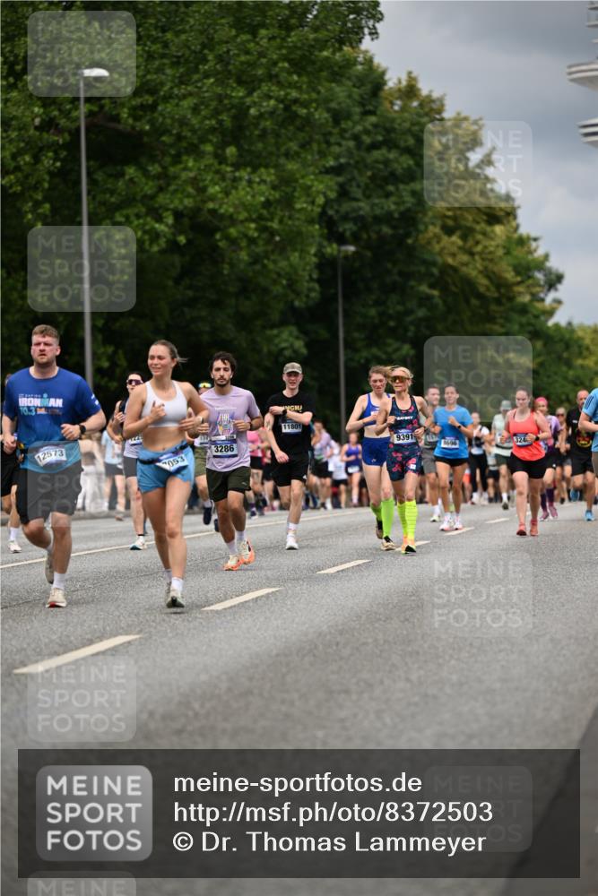 29.06.2025 - hella hamburg halbmarathon Dr. Thomas Lammeyer http://msf.ph/oto/8372503 29.06.2025 10:42:11 Kennedybrücke 1475, 1578, 1985, 2124, 2853, 3010, 3246, 3286, 3880, 4414, 5139, 5522, 5523, 5875, 6697, 6955, 7321, 7629, 8696, 8811, 8985, 9391, 9524, 9894, 10025, 10146, 10506, 10836, 11087, 11152, 11164 meine-sportfotos.de