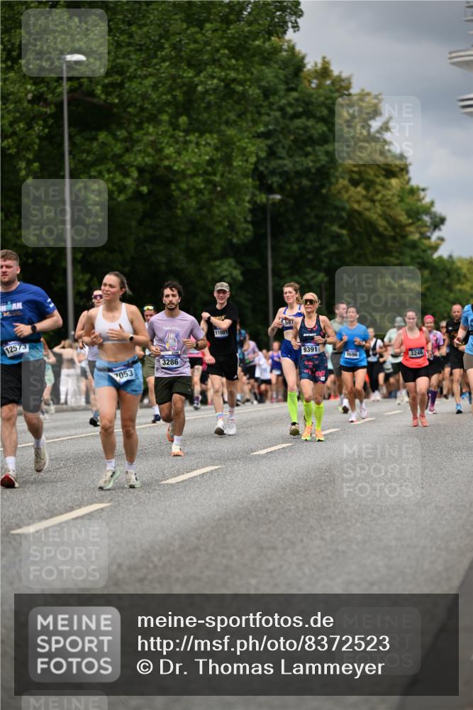 29.06.2025 - hella hamburg halbmarathon Dr. Thomas Lammeyer http://msf.ph/oto/8372523 29.06.2025 10:42:12 Kennedybrücke 1475, 1578, 1985, 2124, 2853, 3010, 3246, 3286, 3880, 4414, 5139, 5522, 5523, 5875, 6697, 6955, 7321, 7629, 8696, 8811, 9391, 9524, 9894, 10025, 10146, 10506, 11087, 11152, 11164 meine-sportfotos.de