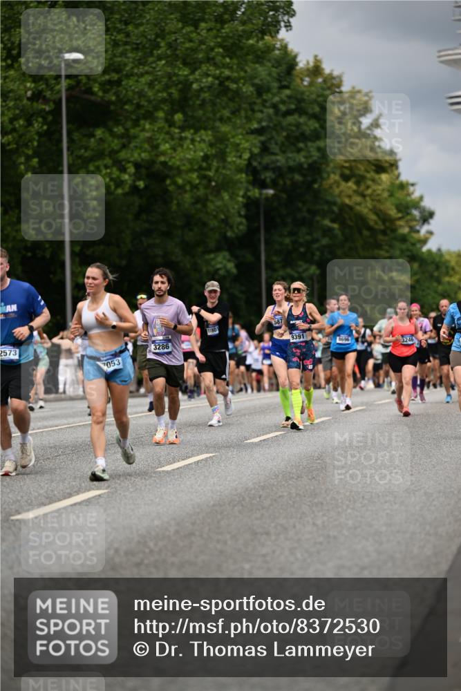 29.06.2025 - hella hamburg halbmarathon Dr. Thomas Lammeyer http://msf.ph/oto/8372530 29.06.2025 10:42:12 Kennedybrücke 1475, 1578, 1985, 2124, 2853, 3010, 3246, 3286, 3880, 4414, 5139, 5522, 5523, 5875, 6697, 6955, 7321, 7629, 8696, 8811, 9391, 9524, 9894, 10025, 10146, 10506, 11087, 11152, 11164 meine-sportfotos.de