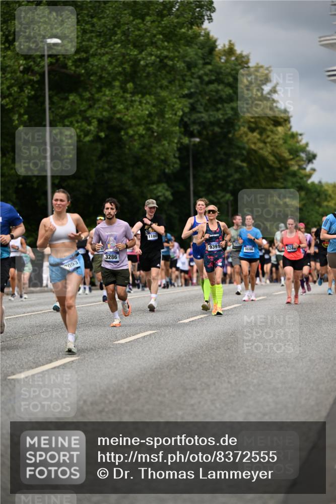29.06.2025 - hella hamburg halbmarathon Dr. Thomas Lammeyer http://msf.ph/oto/8372555 29.06.2025 10:42:12 Kennedybrücke 1475, 1578, 1985, 2124, 2853, 3010, 3246, 3286, 3880, 4414, 5139, 5522, 5523, 5875, 6697, 6955, 7321, 7629, 8696, 8811, 9391, 9524, 9894, 10025, 10146, 10506, 11087, 11152, 11164 meine-sportfotos.de