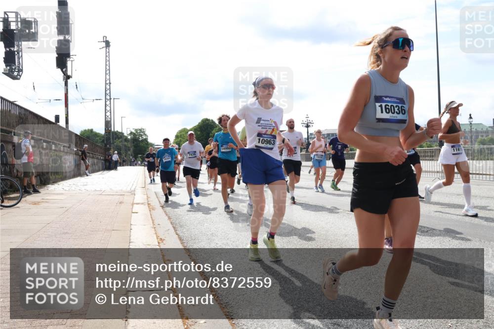 29.06.2025 - hella hamburg halbmarathon Lena Gebhardt http://msf.ph/oto/8372559 29.06.2025 10:15:00 Lombardsbrücke 2021, 7439, 14995, 10963, 16036, 1071, 1296, 1379, 1524, 1575, 1728, 1745, 2046, 2140, 2281, 2601, 2690, 2990, 3020, 3025, 3154, 3454, 3507, 3509, 3513, 3650, 3691, 3834, 3844, 4495, 4641, 5191, 5608, 5800, 5981, 5986, 6181, 6248, 6317, 6935, 7195, 7439, 7881, 8055, 8147, 8237, 8239, 8275, 8522, 8563, 8609, 8755, 8854, 9113, 9173, 9556, 9663, 9709, 9847, 9911, 9975, 10391, 10589, 10610, 10717, 10963, 11271, 11598 meine-sportfotos.de