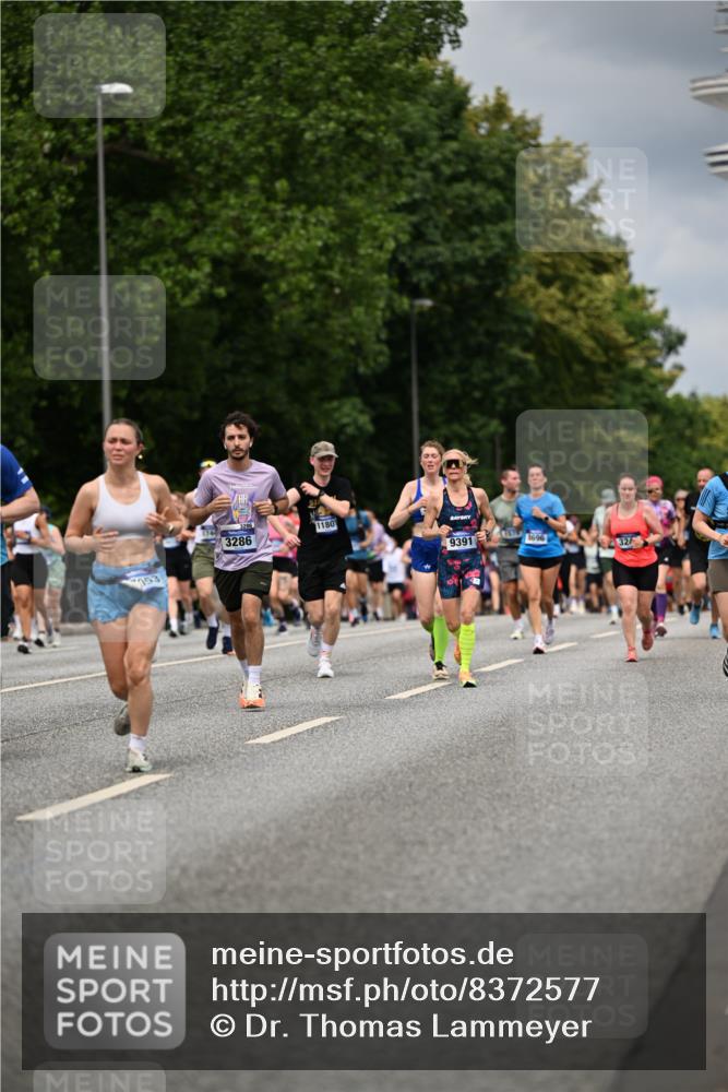 29.06.2025 - hella hamburg halbmarathon Dr. Thomas Lammeyer http://msf.ph/oto/8372577 29.06.2025 10:42:12 Kennedybrücke 1475, 1578, 1985, 2124, 2853, 3010, 3246, 3286, 3880, 4414, 5139, 5522, 5523, 5875, 6697, 6955, 7321, 7629, 8696, 8811, 9391, 9524, 9894, 10025, 10146, 10506, 11087, 11152, 11164 meine-sportfotos.de