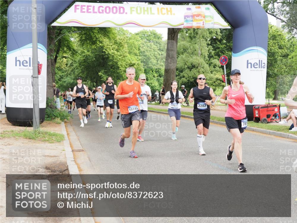 29.06.2025 - hella hamburg halbmarathon MichiJ http://msf.ph/oto/8372623 29.06.2025 10:44:52 Zwischen KM18-KM19 1611, 2282, 2806, 2840, 6595, 7856, 12495, 13880, 14571, 15145, 16113, 16517, 17531, 17827, 18891 meine-sportfotos.de